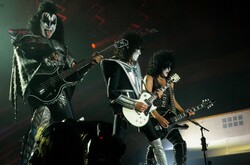 KISS / The New Roses on Jun 24, 2022 [249-small]