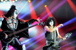KISS / The New Roses on Jun 24, 2022 [258-small]