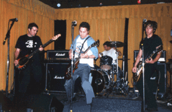 Woolworthy / Box-o-car / Moxy Blue on Jul 6, 2001 [081-small]