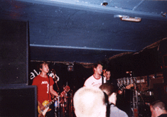 Woolworthy / Annalise / Scarper! on Sep 27, 2001 [117-small]
