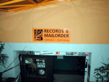 The Pavers / Woolworthy on Oct 17, 2002 [180-small]