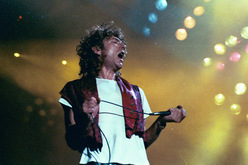 Cheap Trick / Robert Plant on Jul 29, 1985 [099-small]