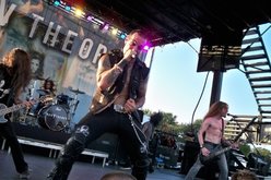Godsmack / Theory of a Deadman / Cavo / Rev Theory / Drowning Pool / Mötley Crüe on Aug 8, 2009 [186-small]