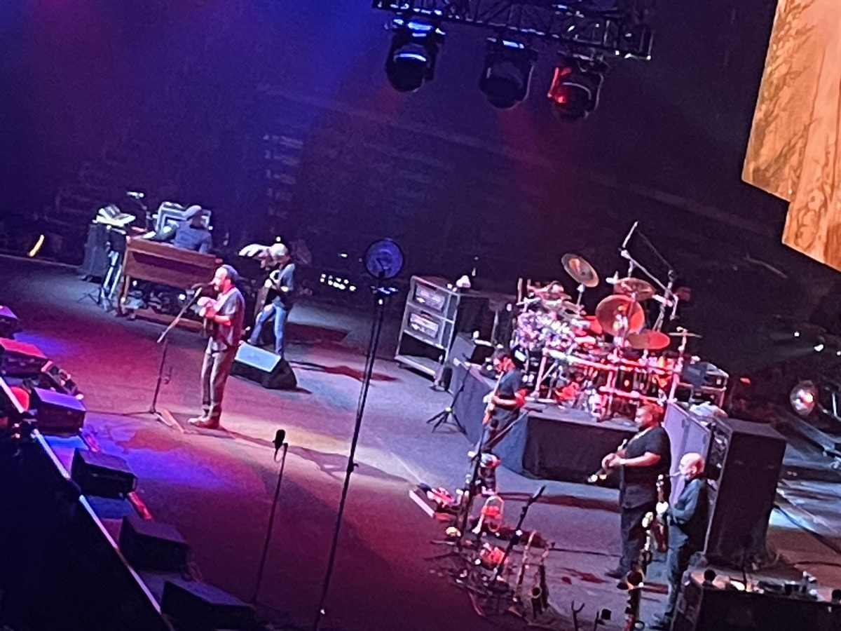 Dave Matthews Band Concert & Tour History (Updated for 2024) Concert
