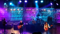 Public Access T.V. / Pixies on May 5, 2017 [985-small]