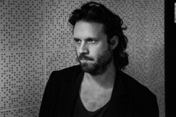 Father John Misty on Sep 26, 2017 [037-small]