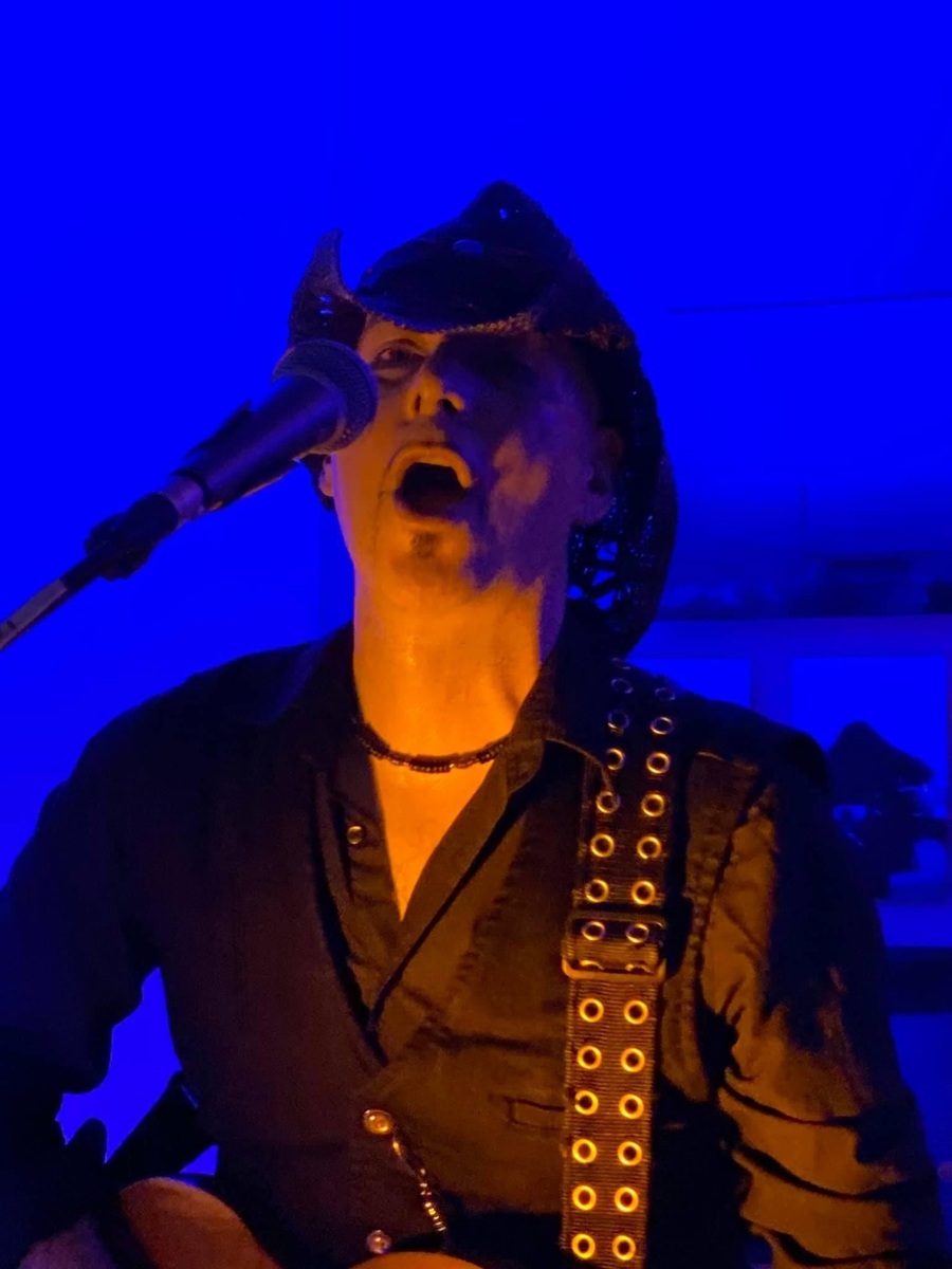 Nov 02, 2019 Los Bastardos / Mädchenkapelle at Grevenbroich , North