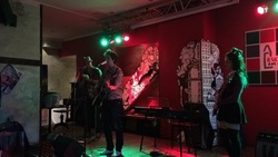 The Camille Bloom Band on Jun 2, 2016 [219-small]