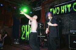 Two Hit Creeper, Agrokulcher / Mugg / Two Hit Creeper / Pressure 4-5 / Allergic / LIVID (LA) on Oct 14, 2000 [426-small]