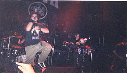 Puya , Sepultura / Hatebreed / Puya / Endo on Apr 7, 2001 [549-small]