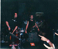 Dino from FF hopped on stage to play some riffs with  Ill Nino , Kittie / Ill Nino on Oct 28, 2001 [889-small]