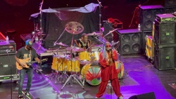 Extreme / Living Colour on Jan 31, 2024 [833-small]