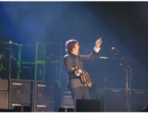 Paul McCartney on Jul 28, 2010 [258-small]