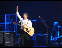 Paul McCartney on Jul 28, 2010 [264-small]