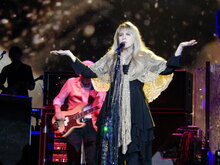 Fleetwood Mac on Apr 1, 2015 [730-small]