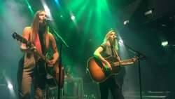 Maddie and Tae on Aug 24, 2017 [562-small]