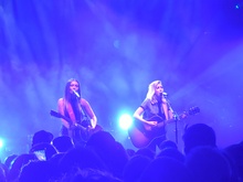 Maddie and Tae on Aug 24, 2017 [573-small]