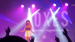 Foxes / Izzy Bizu on Oct 27, 2015 [973-small]