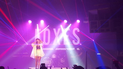 Foxes / Izzy Bizu on Oct 27, 2015 [976-small]