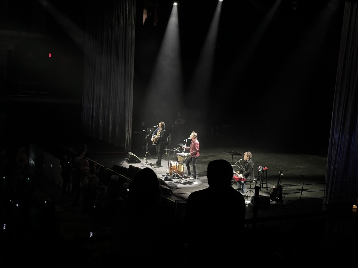 Train Concert Tour 2025 Sara Wilone