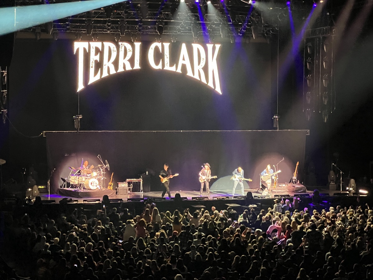 The Isaacs Concert & Tour History (Updated for 2024 2025) Concert