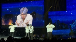 Tomorrow x Together on May 10, 2023 [104-small]
