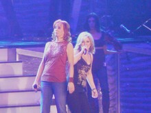 Kelly Clarkson / Reba McEntire / Melissa Peterman on Jan 26, 2008 [967-small]