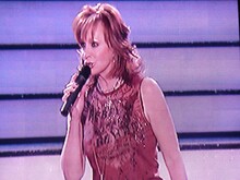 Kelly Clarkson / Reba McEntire / Melissa Peterman on Jan 26, 2008 [974-small]