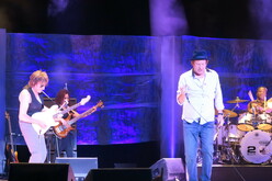 Buddy Guy / Jeff Beck / Jimmy Hall on Aug 7, 2016 [295-small]