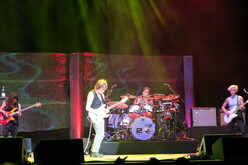 Buddy Guy / Jeff Beck / Jimmy Hall on Aug 7, 2016 [298-small]