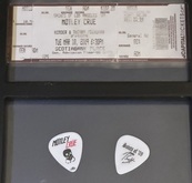 Mötley Crüe / Hinder / Theory of a Deadman on Mar 10, 2009 [341-small]