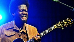 Michael Kiwanuka / Casey Keth on Aug 9, 2016 [120-small]
