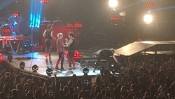 5 Seconds of Summer / ONE OK ROCK / Hey Violet on Jul 29, 2016 [577-small]