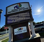 The Hodgetwins / Chris Clarke on Jun 12, 2022 [752-small]