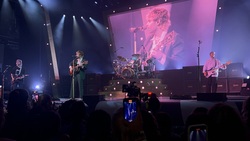 5 Seconds of Summer / Meet Me @ the Altar on Aug 13, 2023 [107-small]