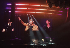 Jonas Brothers / Picture This / Jordan McGraw on Feb 8, 2020 [559-small]