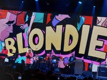 Blondie / Johnny Marr on May 7, 2022 [165-small]