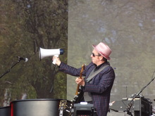 Elvis Costello & the Attractions / Ray Davies / Nick Lowe on Jul 12, 2013 [987-small]