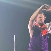 5 Seconds of Summer / Hinds on Apr 28, 2022 [200-small]