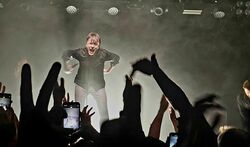 Suede / Desperate Journalist on Mar 10, 2023 [419-small]
