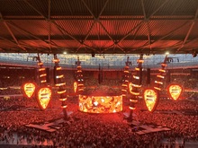 Ed Sheeran / Maisie Peters / Cat Burns on Sep 2, 2022 [227-small]