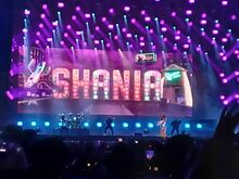 Shania Twain on Nov 25, 2023 [564-small]