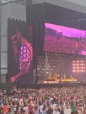 Harry Styles on Jun 16, 2022 [921-small]