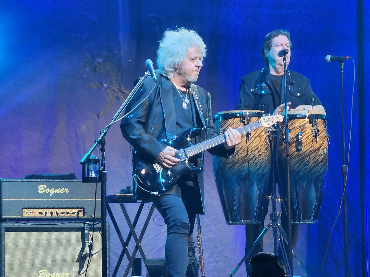 Mar 22, 2024 Journey / Toto at United Supermarkets Arena Lubbock
