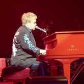 Elton John on Nov 1, 2008 [603-small]