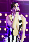 Lily Allen / Example on Nov 25, 2009 [393-small]