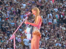 Taylor Swift on Jul 23, 2023 [515-small]