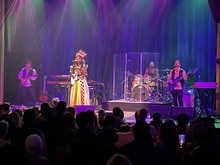 Fatoumata Diawara on Apr 5, 2024 [219-small]