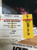 Alice Cooper on Apr 7, 1988 [966-small]