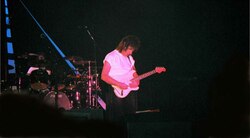 Jeff Beck on Sep 28, 1999 [334-small]